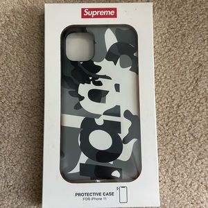 Supreme iphone 11 case